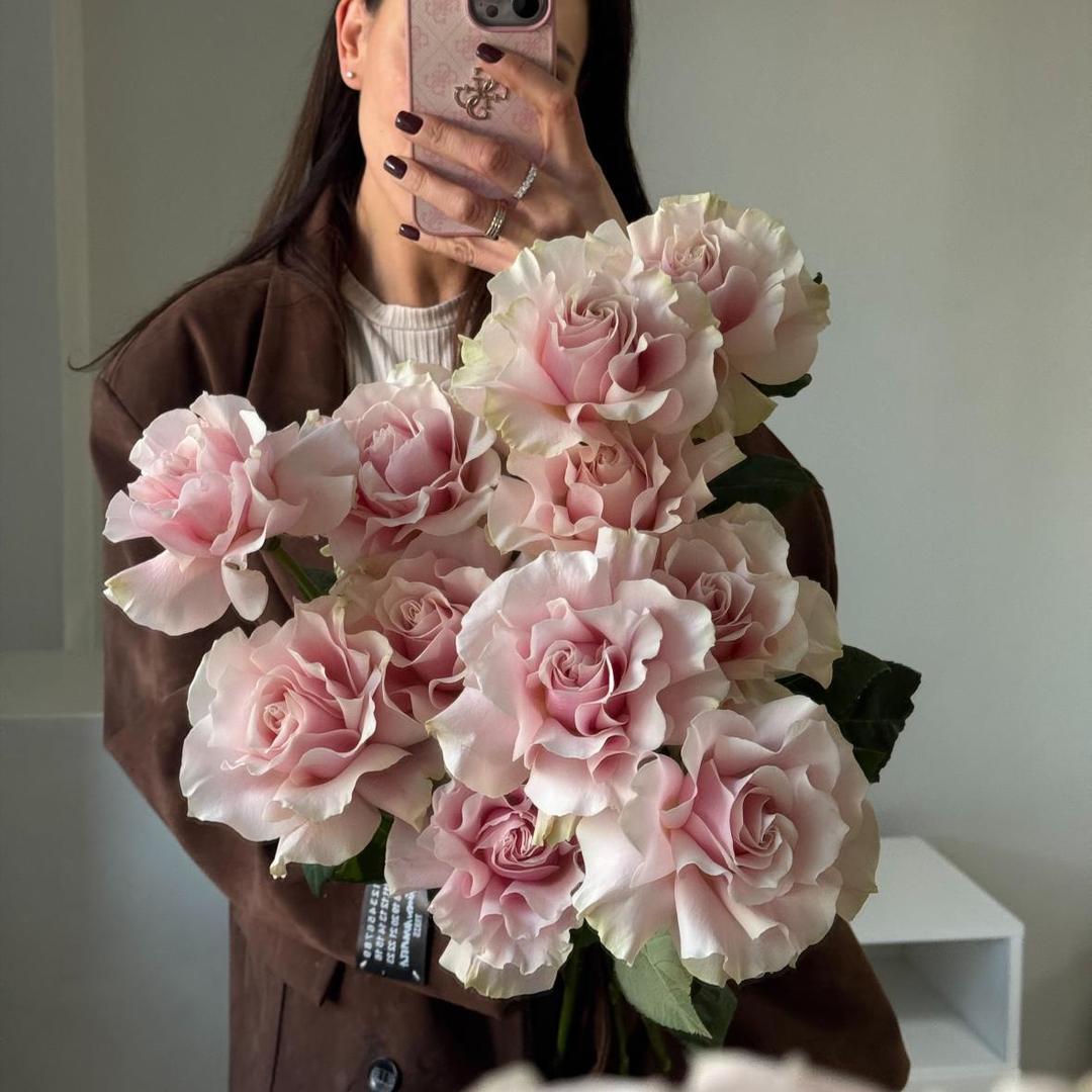 Розы Pink Mondiale