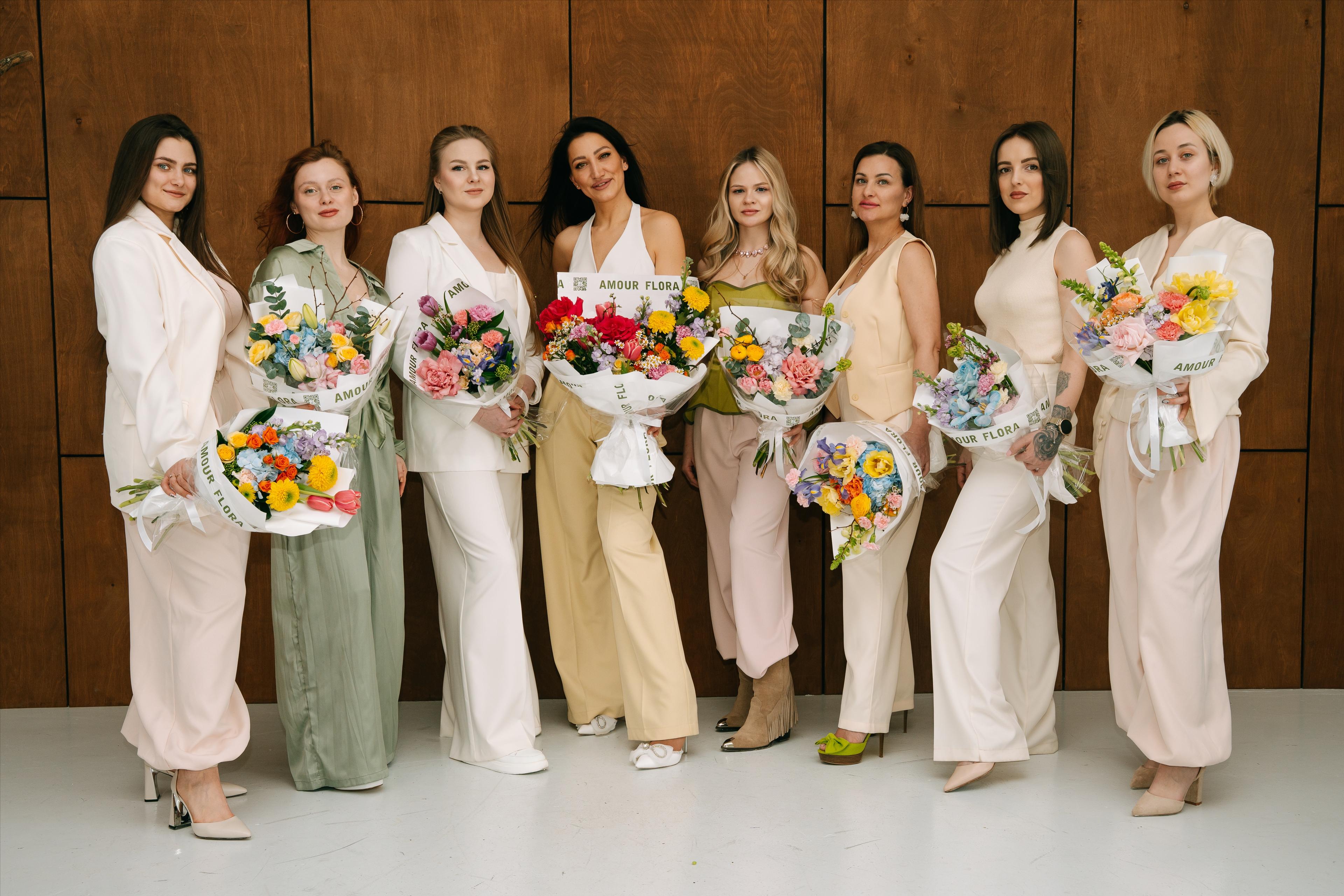 Доставка цветов Владимир - заказать букеты с доставкой круглосуточно от АмурФлора